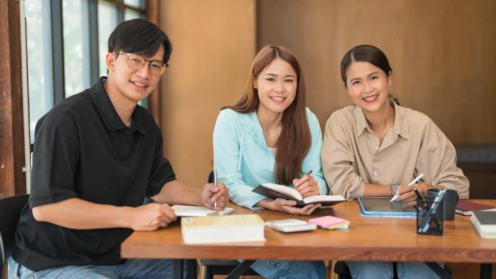 english communication course learning students malaysia